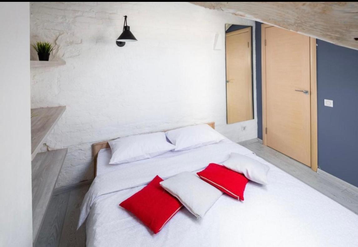 Romari Площа Ринок 29 Apartamento Lviv Exterior foto