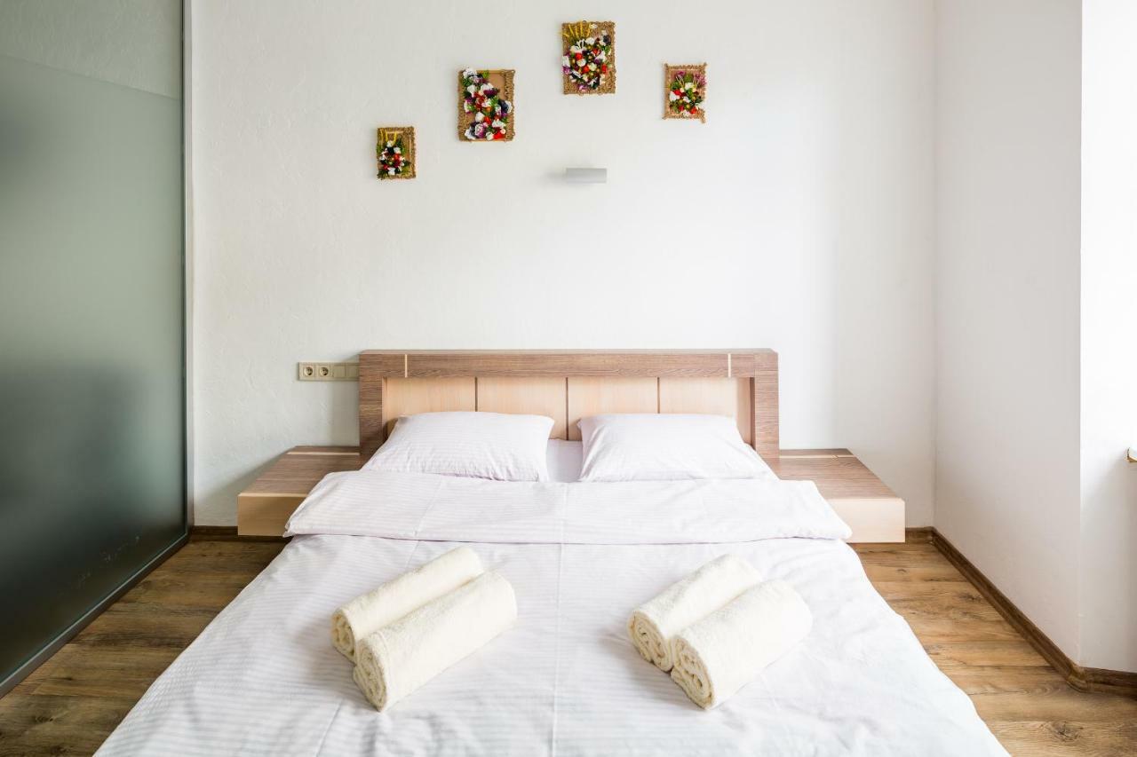 Romari Площа Ринок 29 Apartamento Lviv Exterior foto